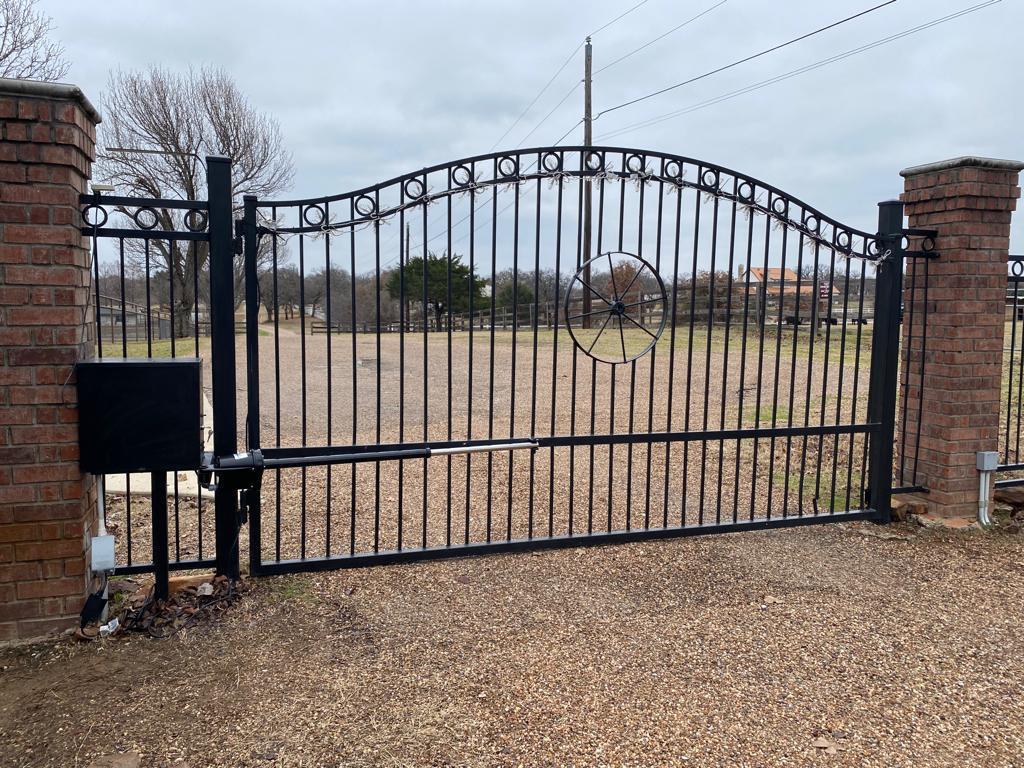 Automatic wrought-iron swing gate with opener