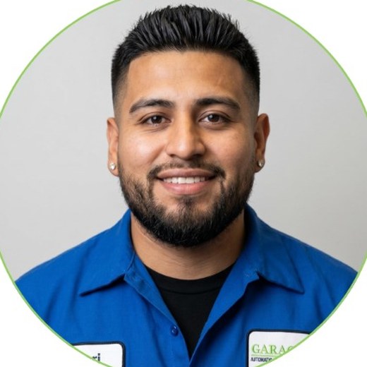 Dari Martinez, Expert Garage Technician at Garage Tec