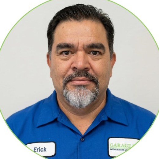 Erick Lara, Expert Garage Technician at Garage Tec