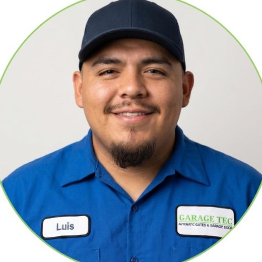 Luis Nuniez, Expert Garage Technician at Garage Tec